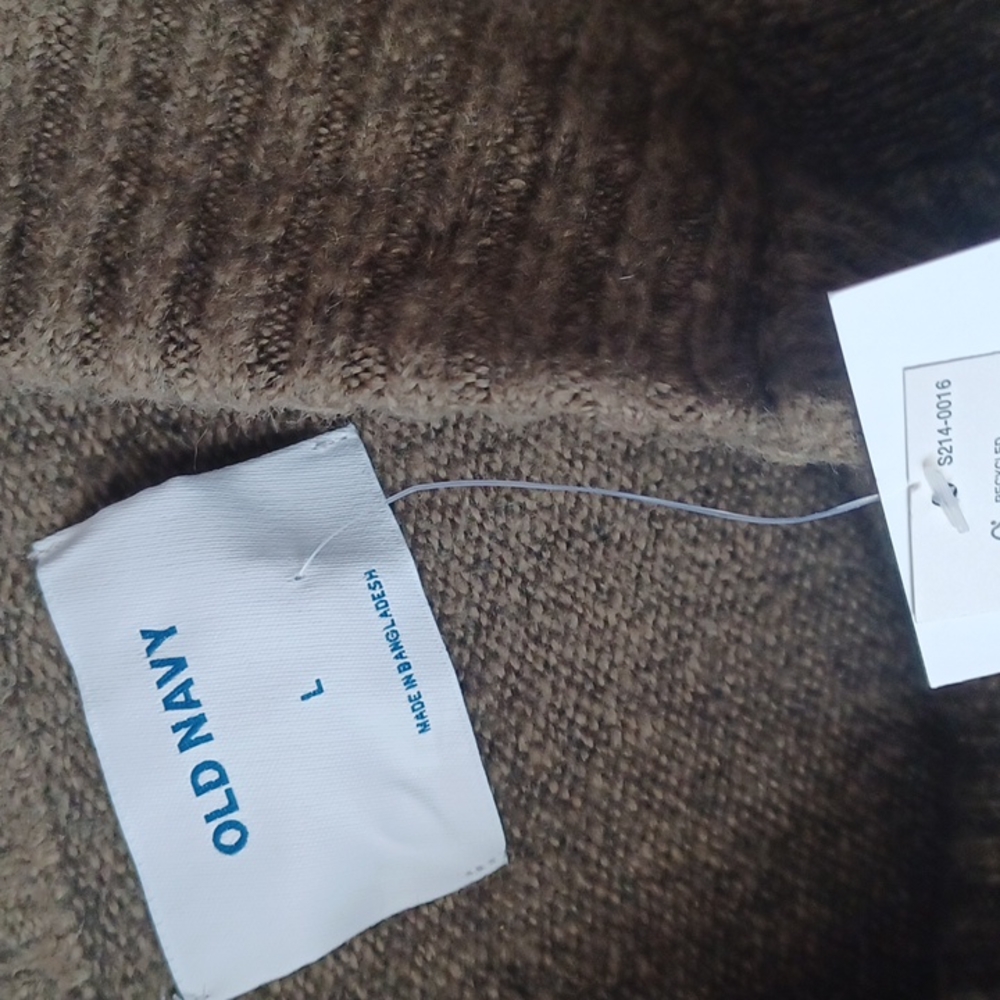 Old Navy sweater - Picture 4 of 14